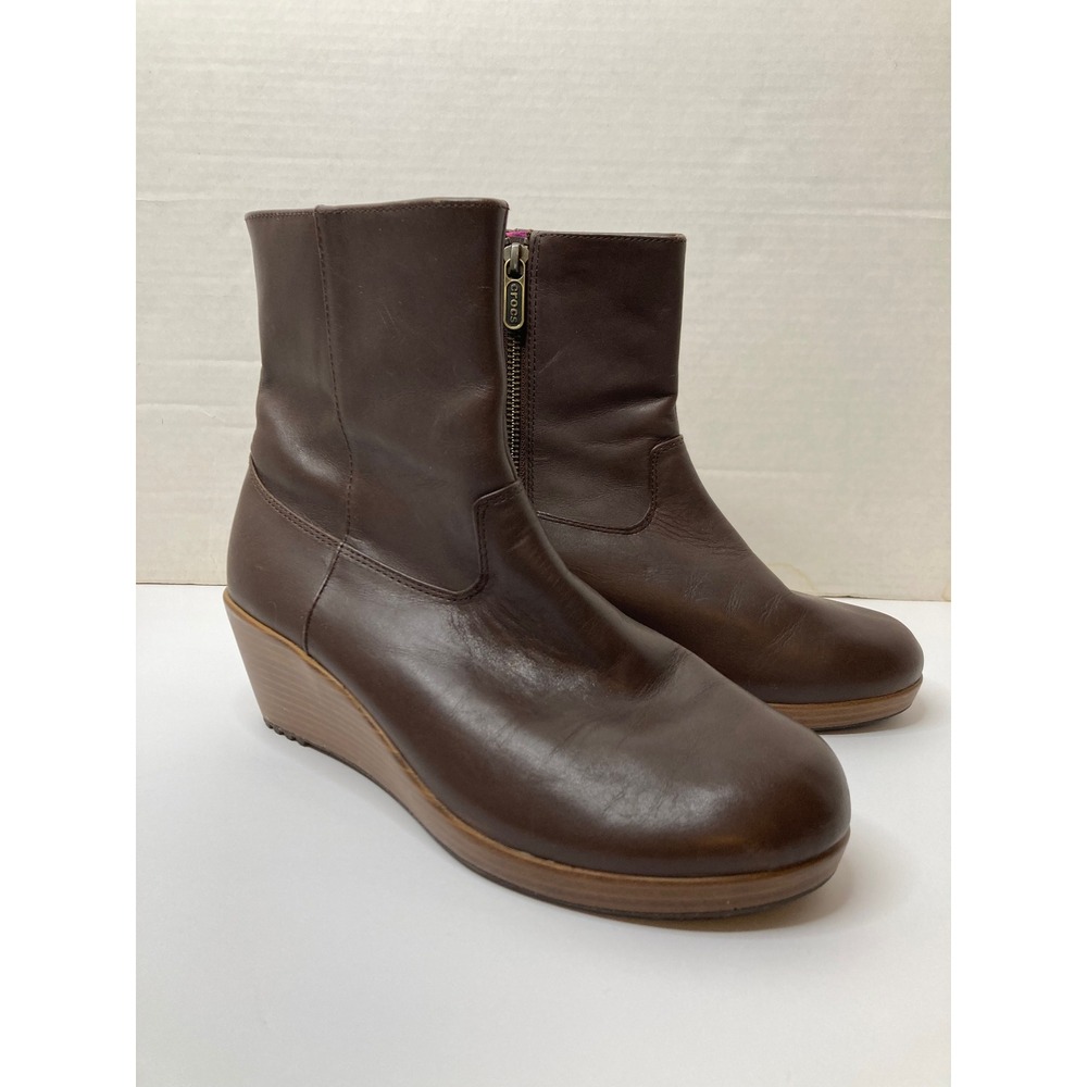 Crocs Leather Wedge Zip Ankle Boots Womens 7.5 Brown Heels Bootie Western Edgy